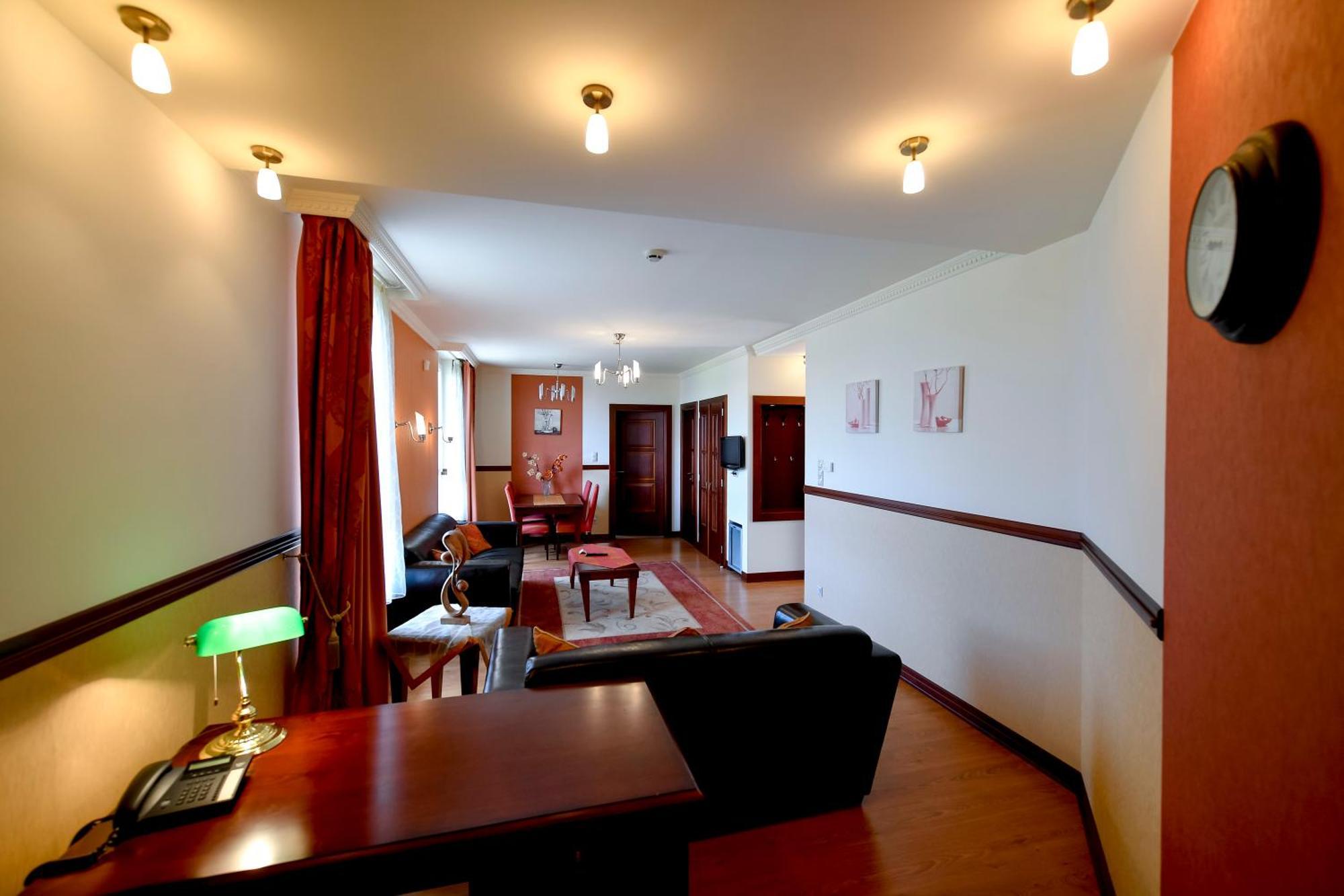 Campus Hotel เดเบรตเซน ภายนอก รูปภาพ